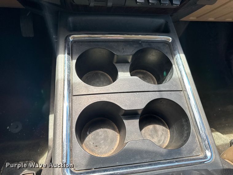 image for item FB7375 2011 Ford F250 Super Duty Crew Cab pickup truck