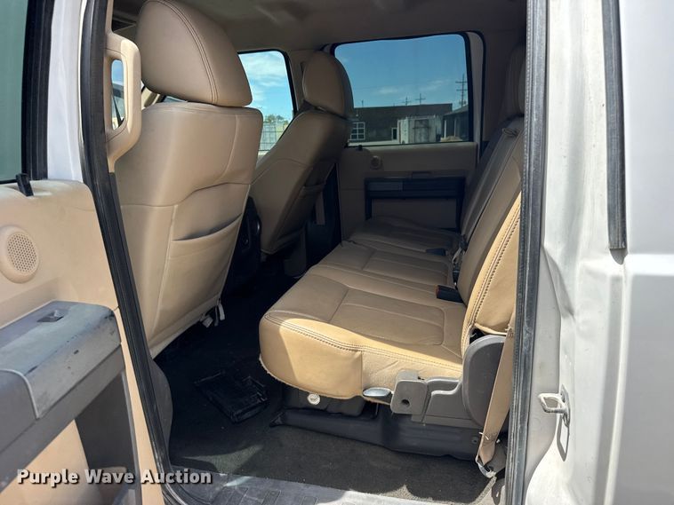 image for item FB7375 2011 Ford F250 Super Duty Crew Cab pickup truck