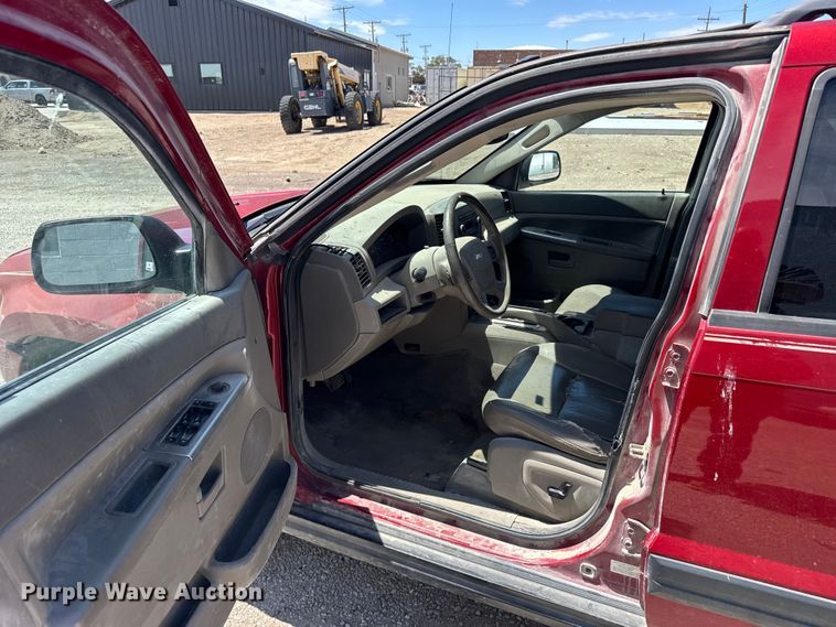 image for item FB7376 2006 Jeep Grand Cherokee SUV