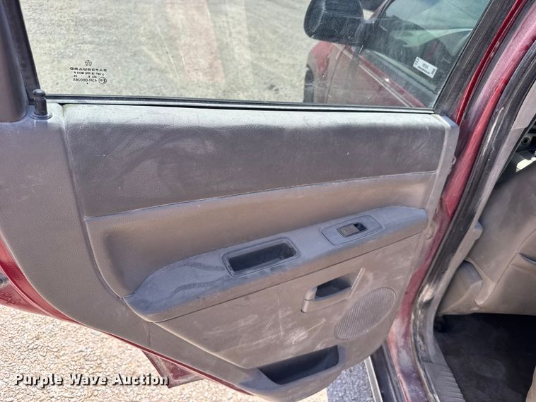 image for item FB7376 2006 Jeep Grand Cherokee SUV