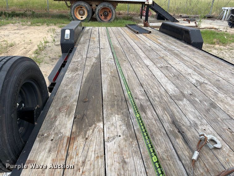 image for item FB8133 2022 Top Hat DCHHD20X83-9.9E-Q equipment trailer