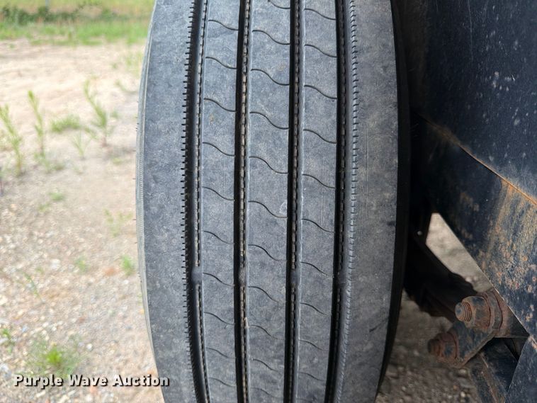 image for item FB8133 2022 Top Hat DCHHD20X83-9.9E-Q equipment trailer