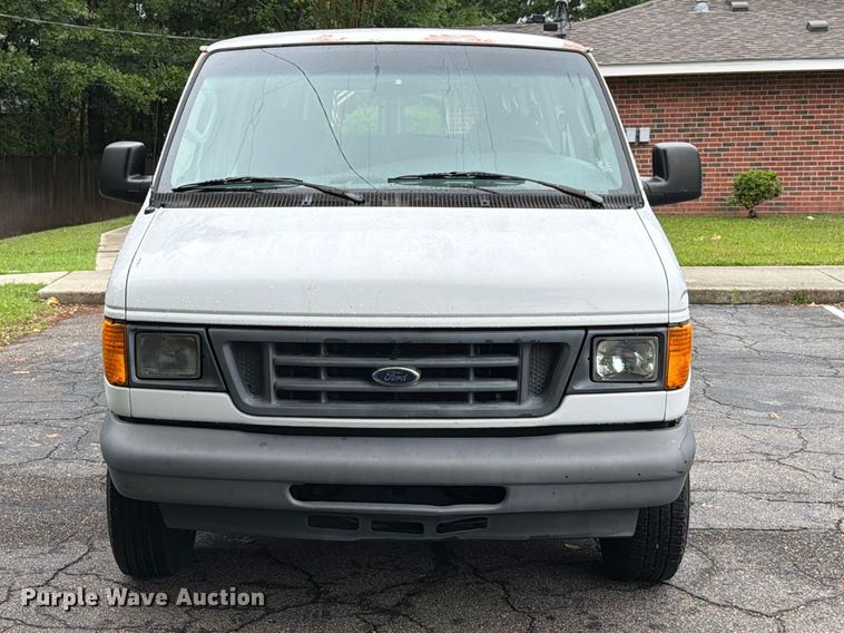 image for item FB8137 2007 Ford E350 van