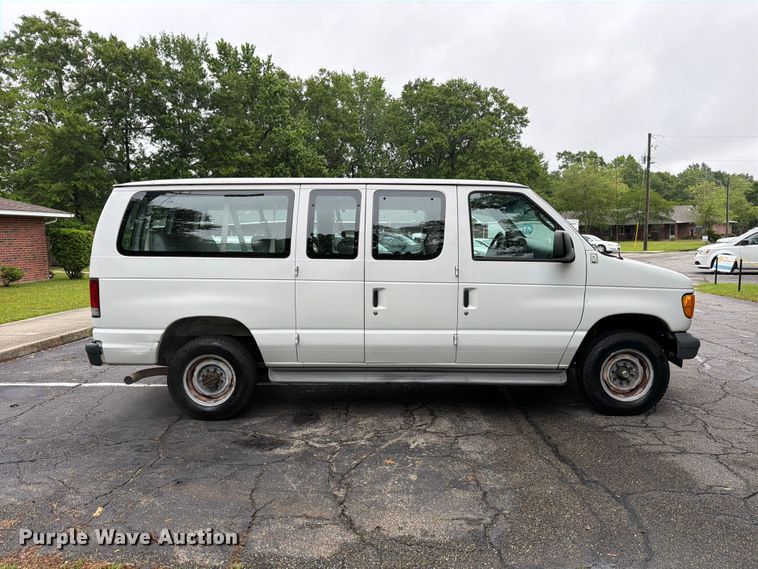image for item FB8137 2007 Ford E350 van