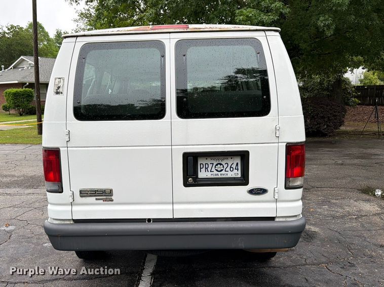 image for item FB8137 2007 Ford E350 van
