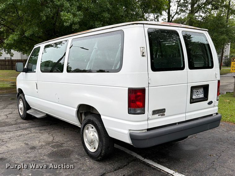 image for item FB8137 2007 Ford E350 van