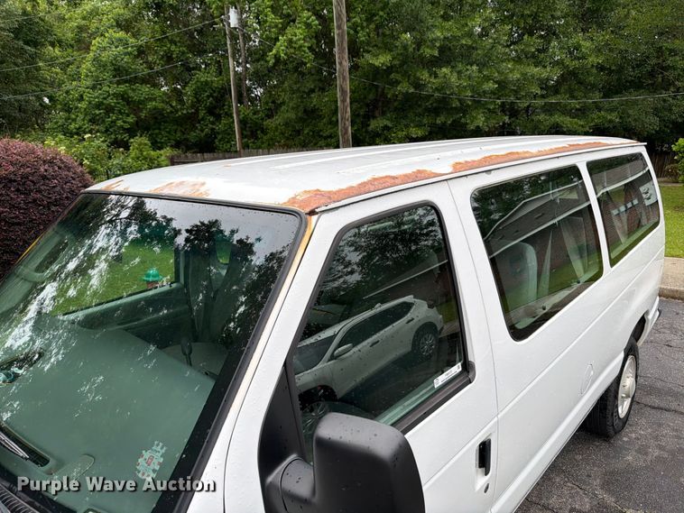 image for item FB8137 2007 Ford E350 van