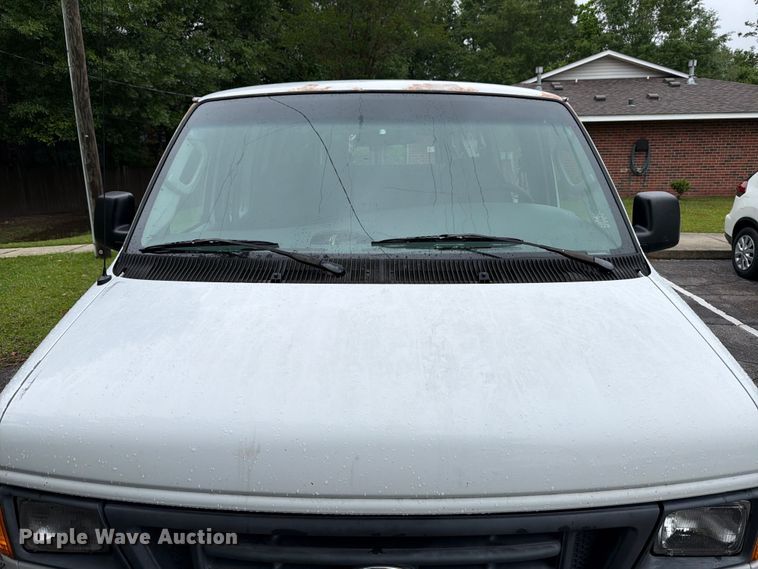 image for item FB8137 2007 Ford E350 van