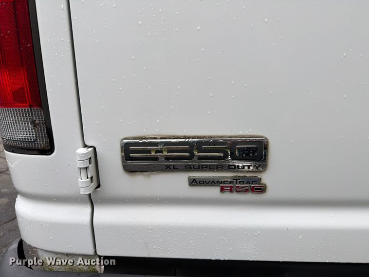 image for item FB8137 2007 Ford E350 van