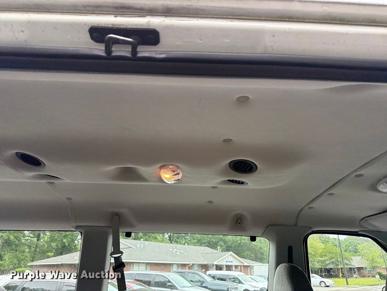 image for item FB8137 2007 Ford E350 van