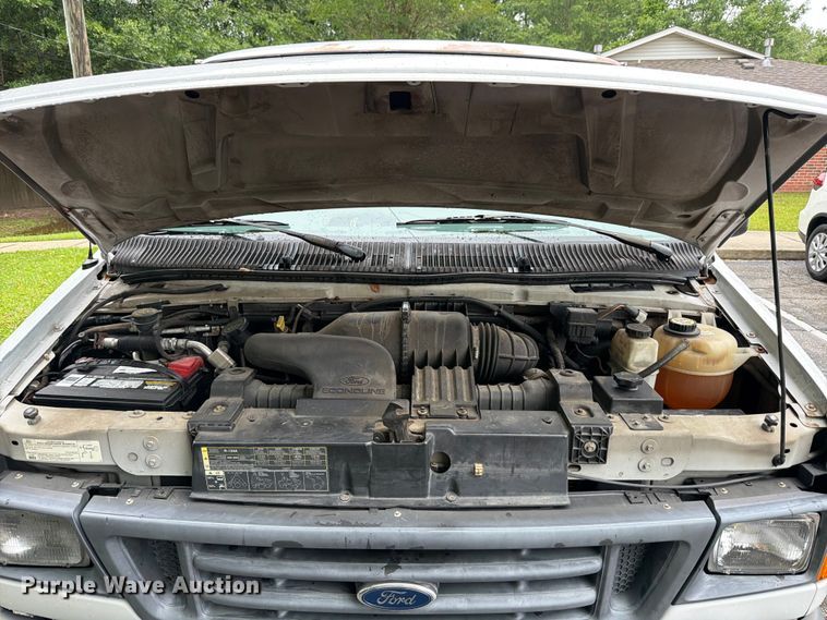 image for item FB8137 2007 Ford E350 van