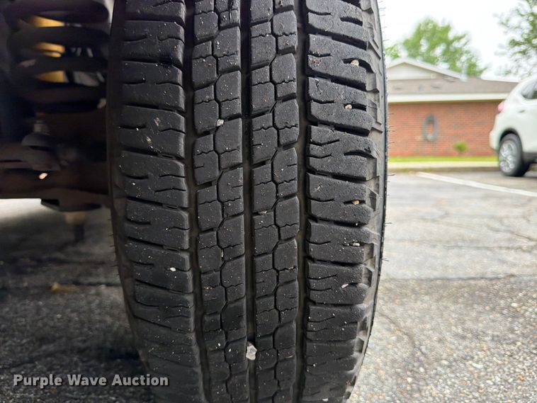 image for item FB8137 2007 Ford E350 van