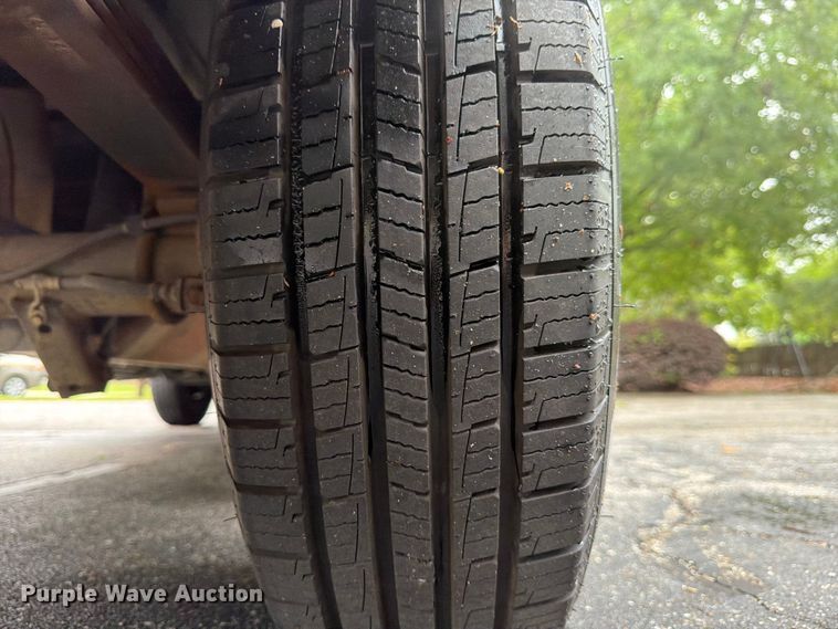 image for item FB8137 2007 Ford E350 van
