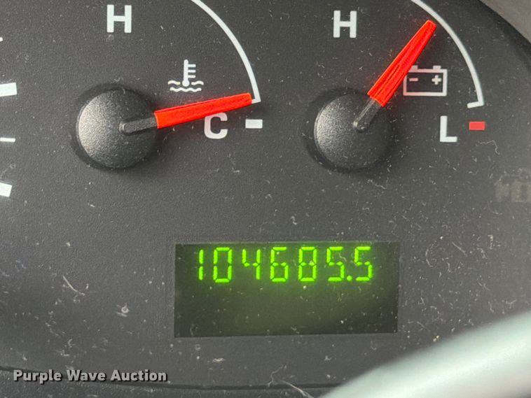 image for item FB8137 2007 Ford E350 van