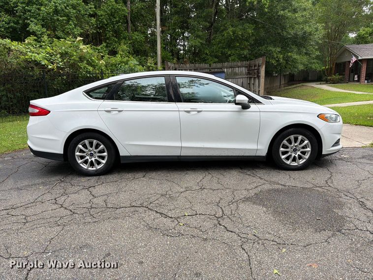 image for item FB8138 2016 Ford Fusion 