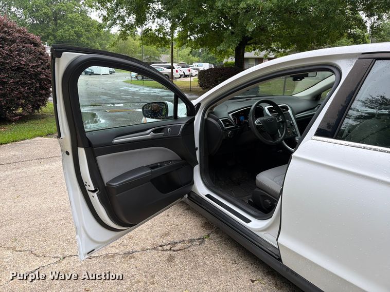 image for item FB8138 2016 Ford Fusion 