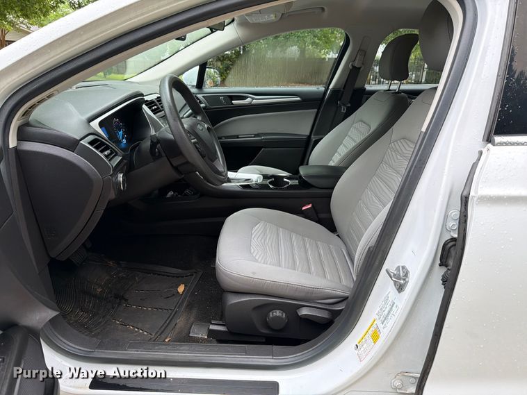 image for item FB8138 2016 Ford Fusion 