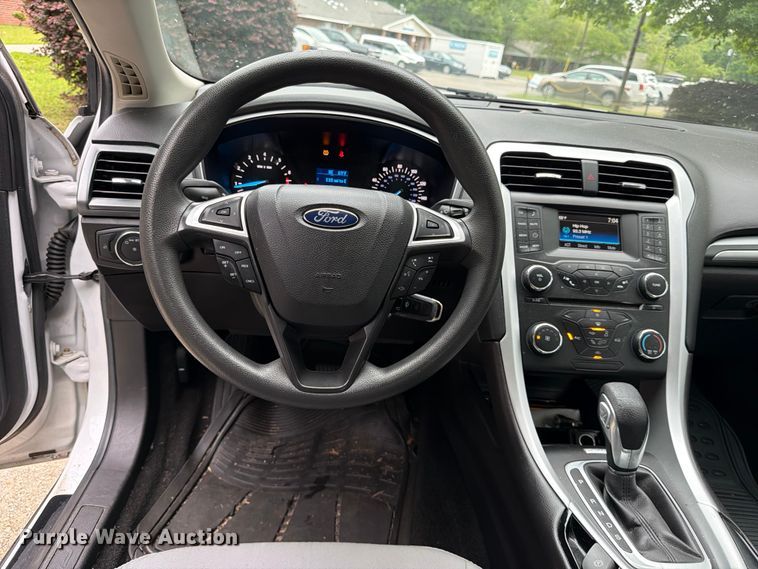 image for item FB8138 2016 Ford Fusion 