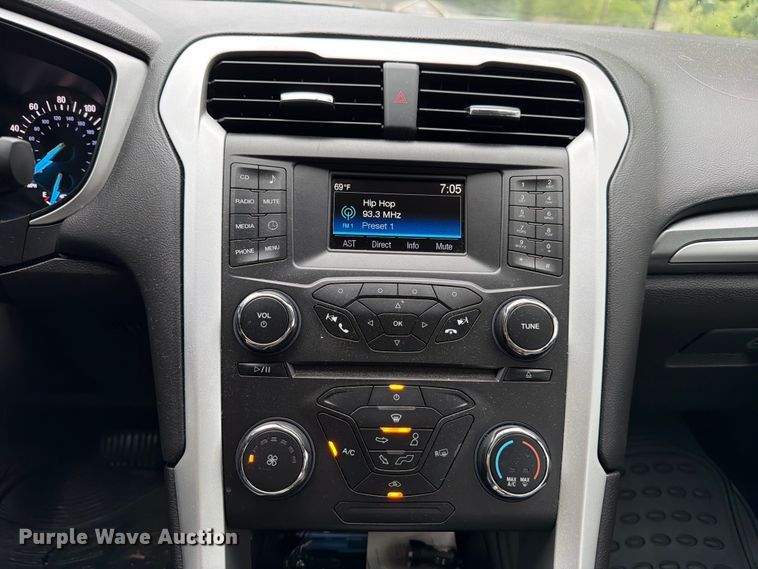 image for item FB8138 2016 Ford Fusion 