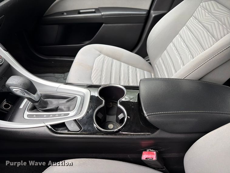 image for item FB8138 2016 Ford Fusion 