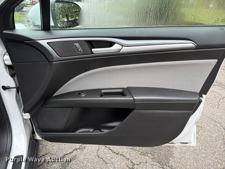 image for item FB8138 2016 Ford Fusion 