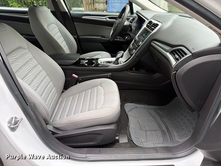 image for item FB8138 2016 Ford Fusion 