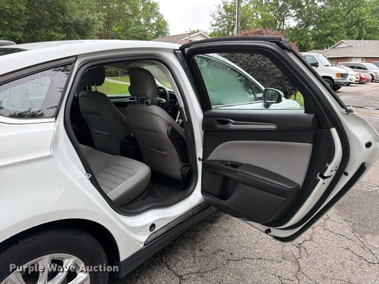 image for item FB8138 2016 Ford Fusion 