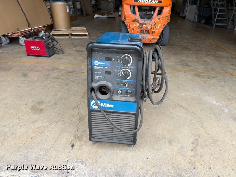 image for item FB8143 Miller Millermatic 251 welder