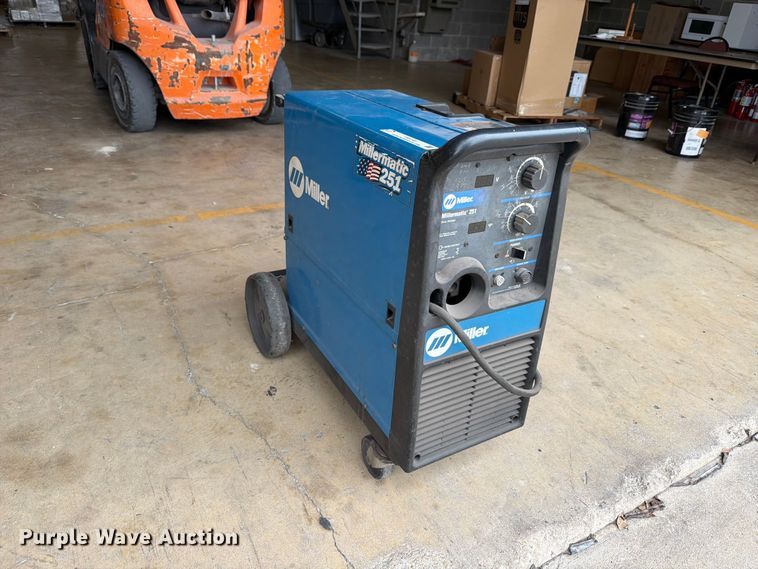 image for item FB8143 Miller Millermatic 251 welder