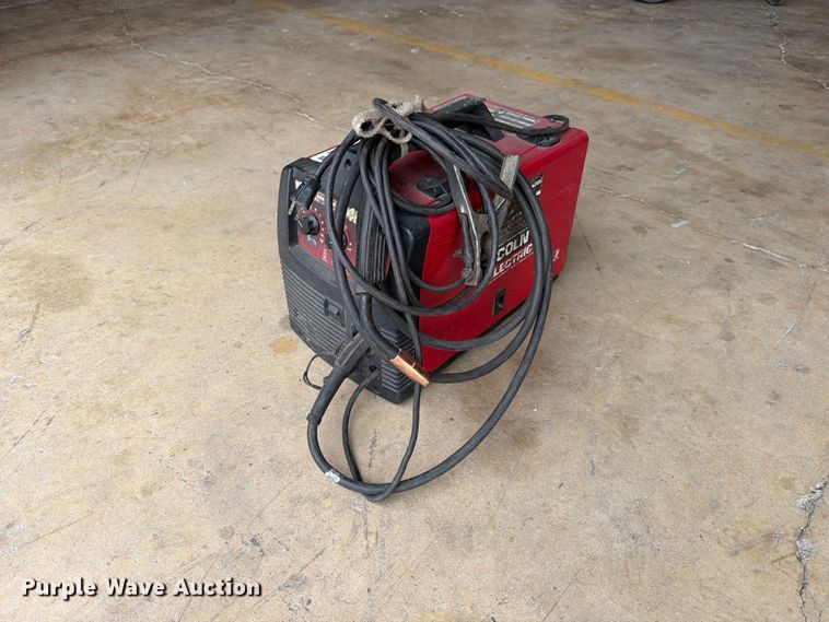 image for item FB8144 Lincoln Weld-Pak 140HD welder