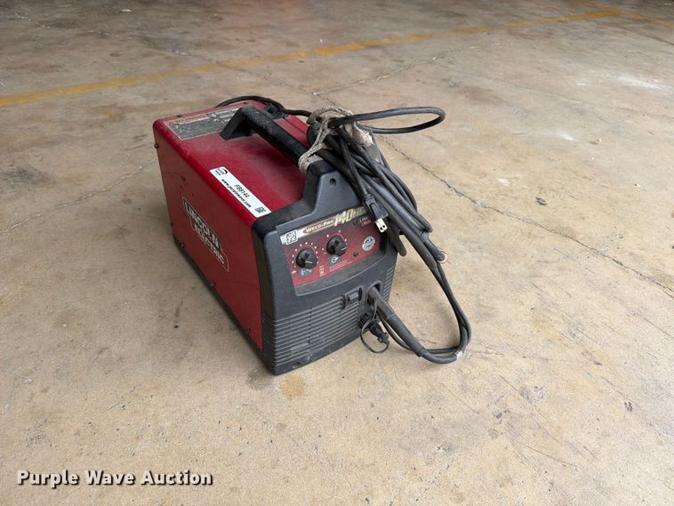 image for item FB8144 Lincoln Weld-Pak 140HD welder