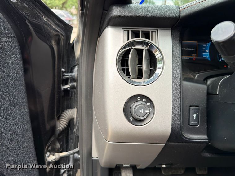image for item FB8145 2017 Ford Expedition EL SUV
