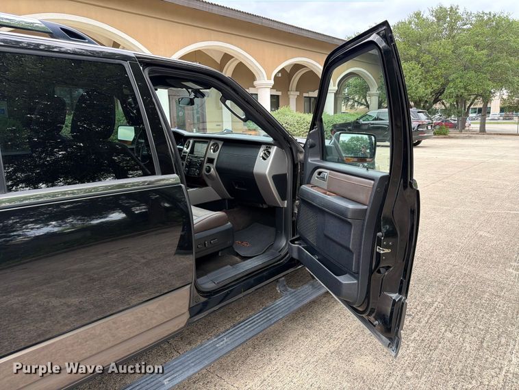 image for item FB8145 2017 Ford Expedition EL SUV