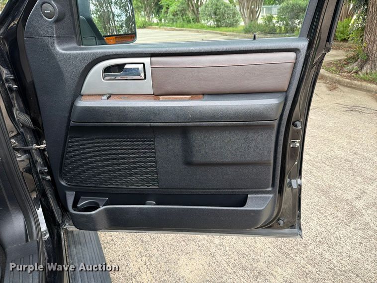 image for item FB8145 2017 Ford Expedition EL SUV