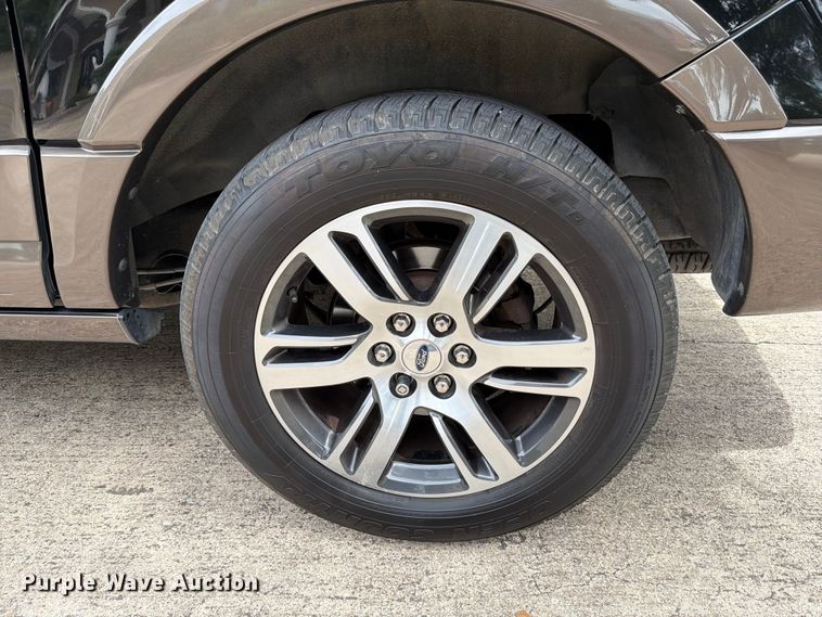 image for item FB8145 2017 Ford Expedition EL SUV