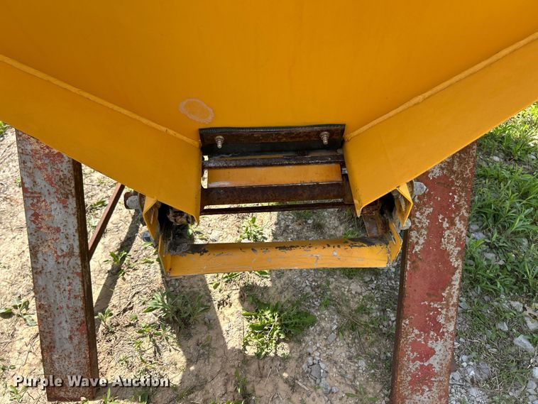 image for item FC2544 Monroe spreader