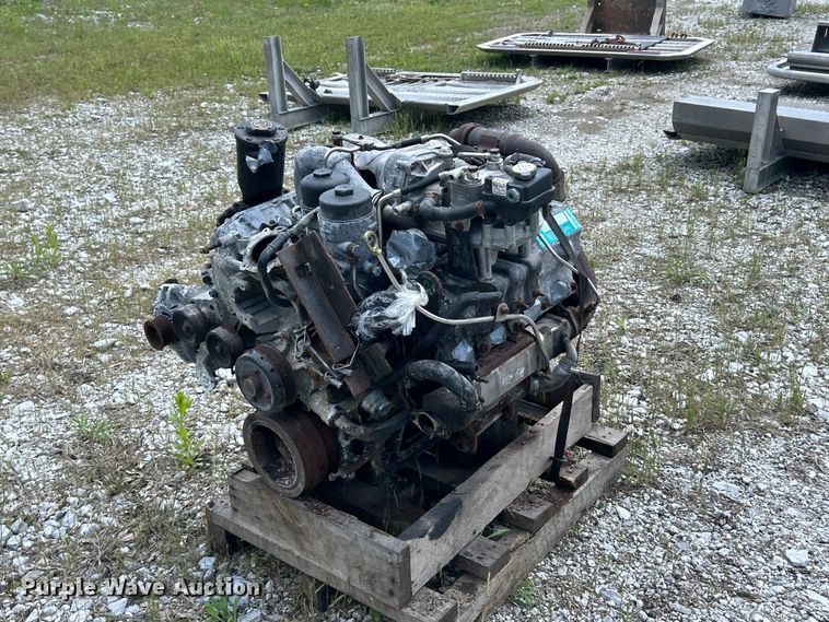 image for item FC2604 International A325 engine