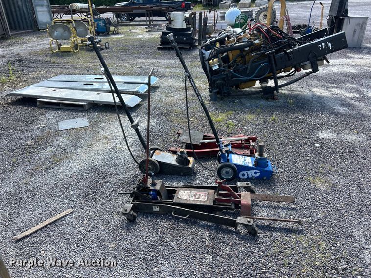 image for item FC2624 (4) floor Jacks