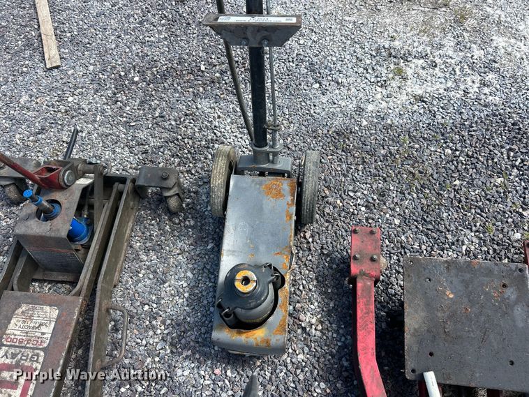 image for item FC2624 (4) floor Jacks