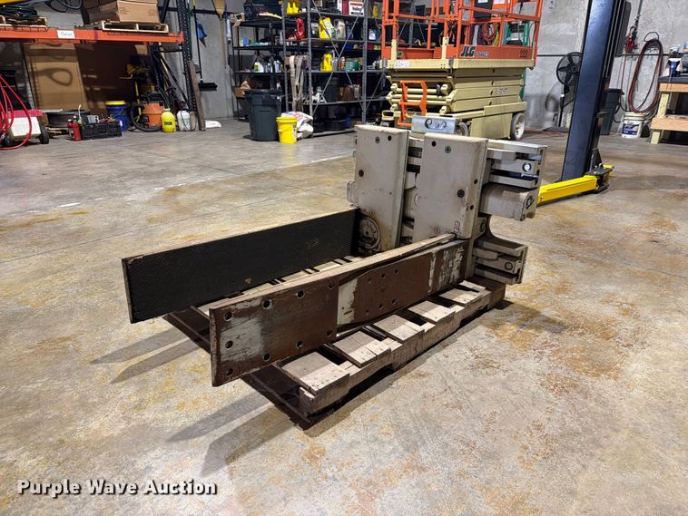 image for item FC3062 Cascade 40D-CTS-13A RO rotating clamp forklift attachment