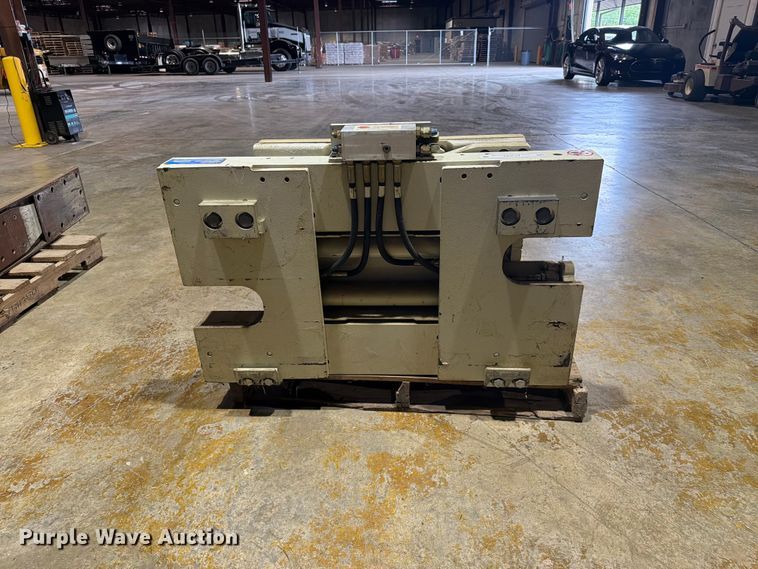 image for item FC3062 Cascade 40D-CTS-13A RO rotating clamp forklift attachment