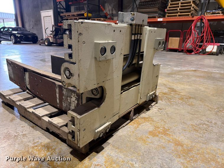 image for item FC3062 Cascade 40D-CTS-13A RO rotating clamp forklift attachment