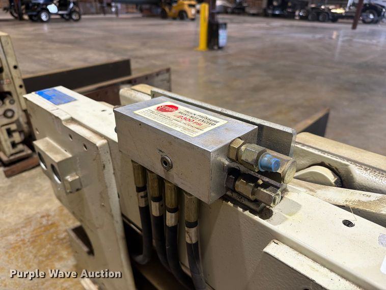 image for item FC3062 Cascade 40D-CTS-13A RO rotating clamp forklift attachment