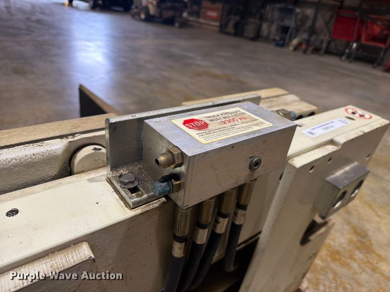 image for item FC3062 Cascade 40D-CTS-13A RO rotating clamp forklift attachment