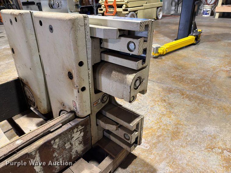 image for item FC3062 Cascade 40D-CTS-13A RO rotating clamp forklift attachment