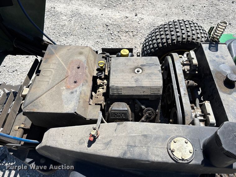 image for item FC4648 John Deere F680 ZTR lawn mower