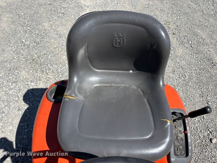 image for item FC4649 Husqvarna YTH21K46 lawn mower