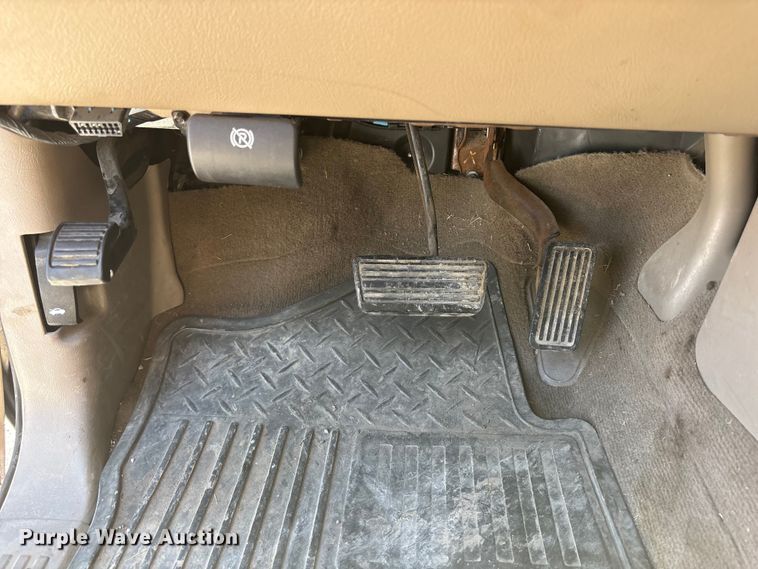 image for item FC4652 2005 GMC Sierra 1500 Crew Cab pickup truck