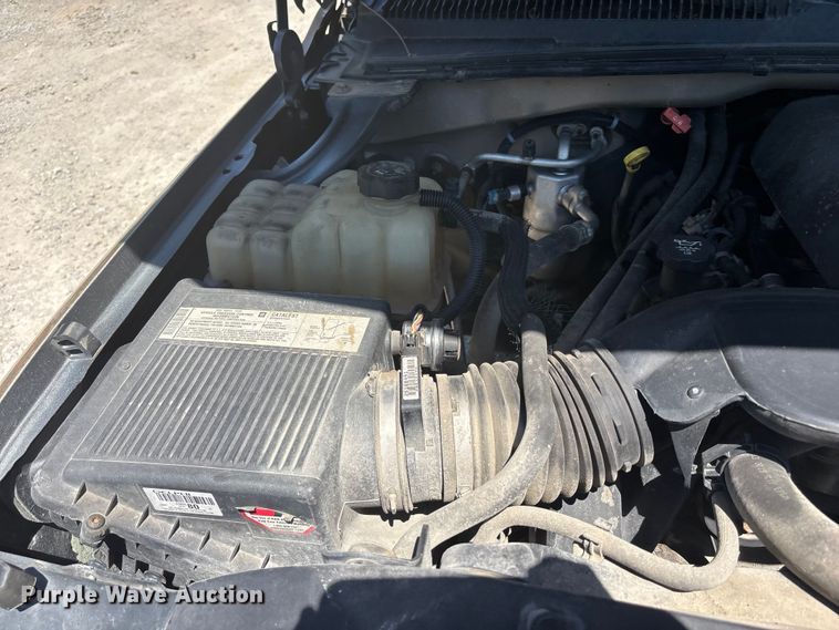 image for item FC4652 2005 GMC Sierra 1500 Crew Cab pickup truck
