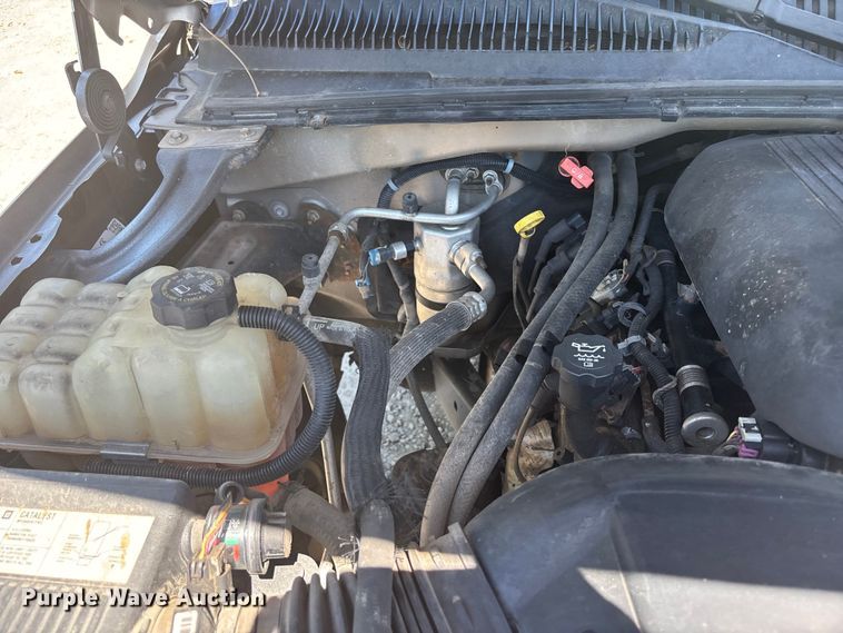image for item FC4652 2005 GMC Sierra 1500 Crew Cab pickup truck